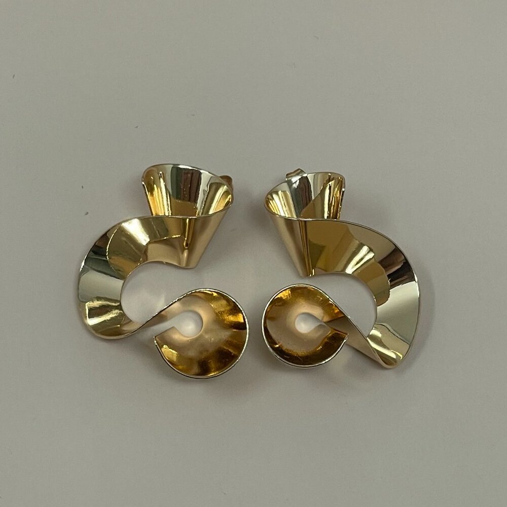 8 Other Reasons | Joppie Earring